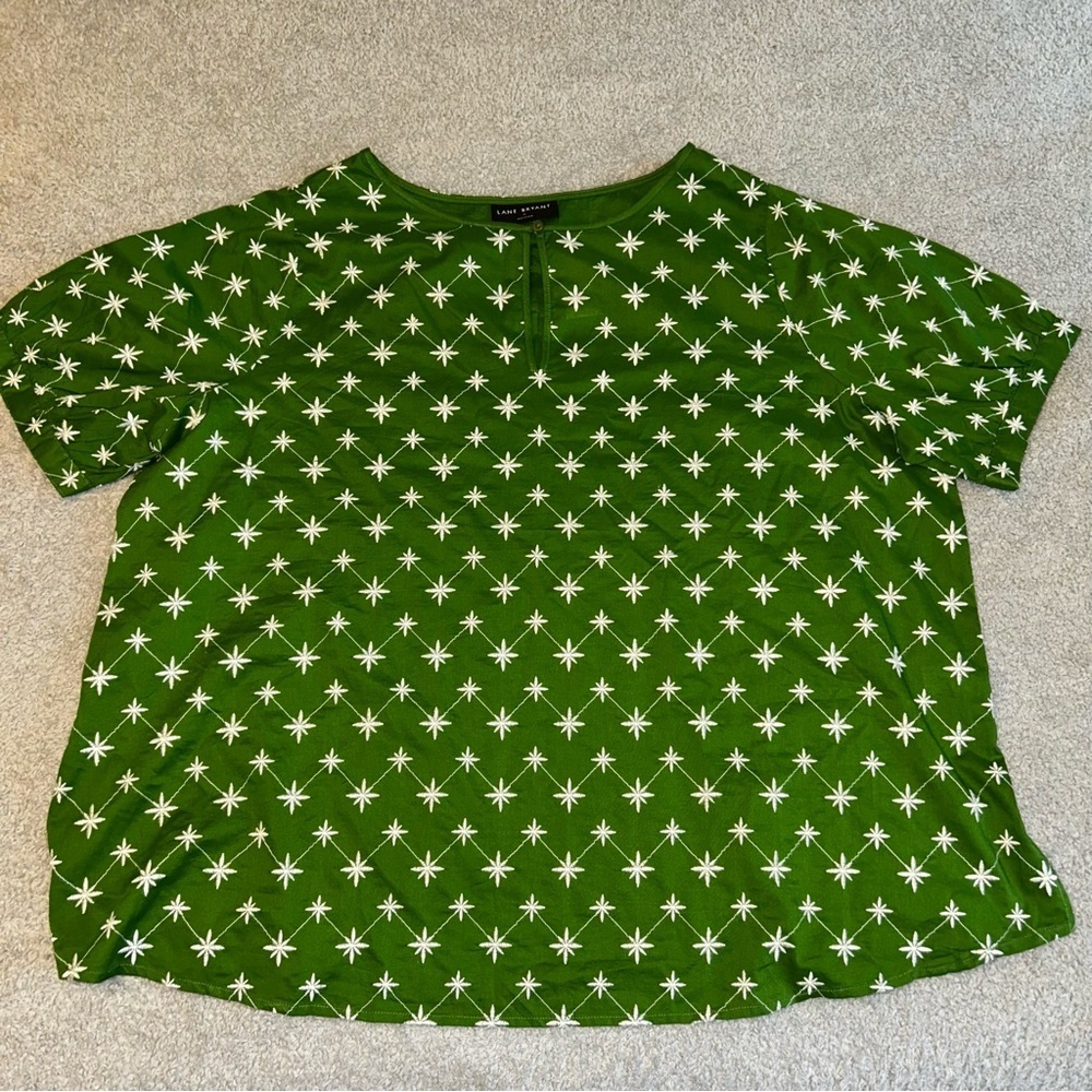 Lane Bryant Green Star Pattern Short Sleeve blouse